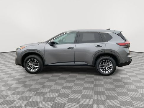 Used 2024 Nissan Rogue S image 4