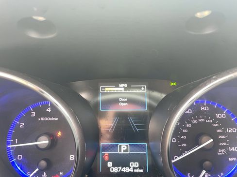Used 2016 Subaru Outback 2.5i Limited AWD/4WD image 9