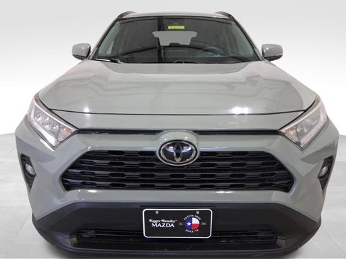 Used 2021 Toyota RAV4 XLE FWD image 2