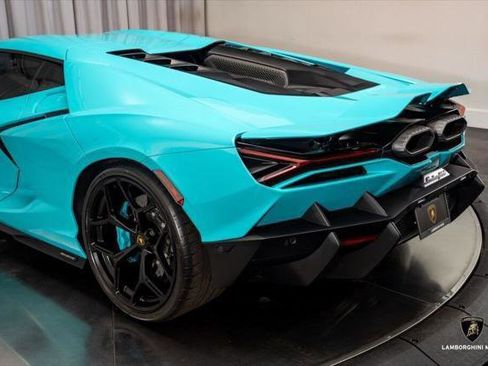 Used 2025 Lamborghini Revuelto AWD/4WD image 21
