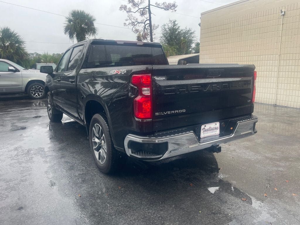 Used 2025 Chevrolet Silverado 1500 LT AWD/4WD image 3