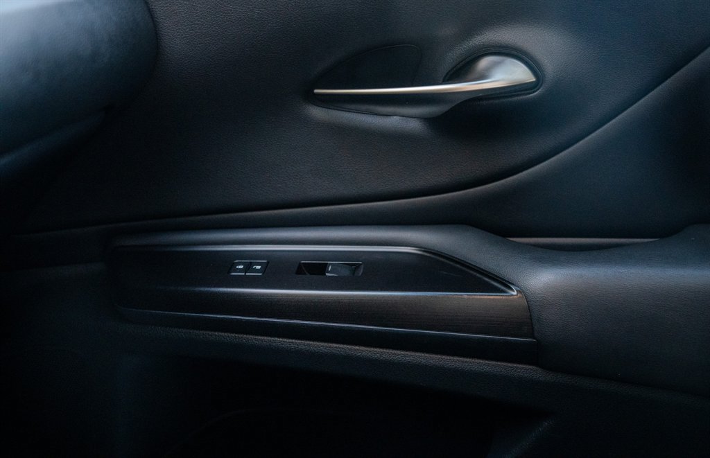 Used 2019 Lexus ES 350 w/ Premium Package FWD image 25