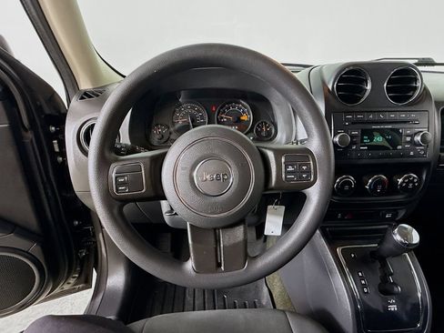 Used 2016 Jeep Patriot Sport w/ Power Value Group AWD/4WD image 12