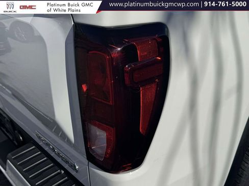 Used 2024 GMC Sierra 1500 Elevation image 11