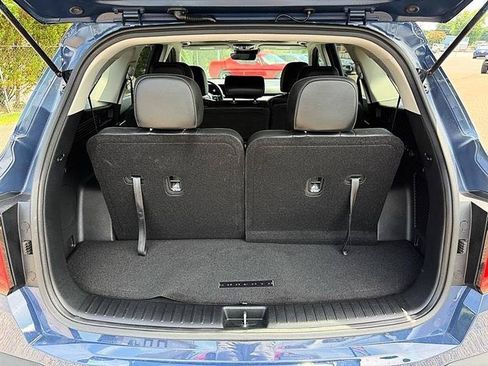 Used 2025 Kia Sorento S w/ Panoramic Sunroof Package FWD image 10