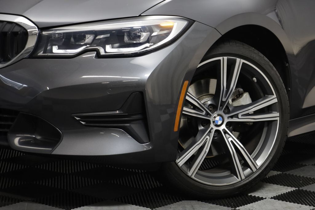 Used 2022 BMW 330i xDrive Sedan w/ Driving Assistance Package AWD/4WD image 3