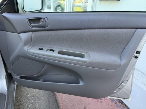 Used 2003 Toyota Camry LE FWD image 19