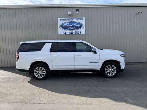Used 2022 Chevrolet Suburban Premier image 6