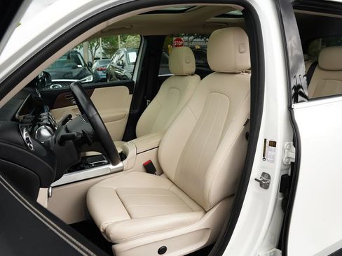 Used 2023 Mercedes-Benz GLB 250 image 13