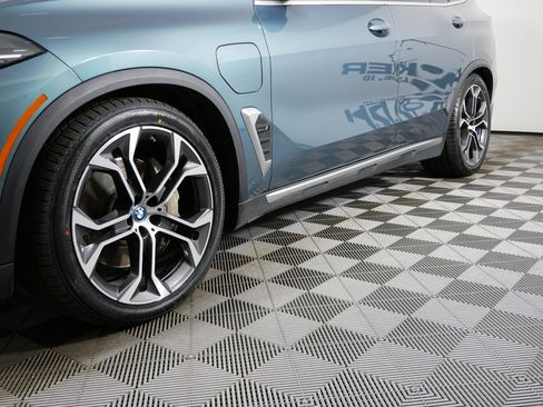 Used 2024 BMW X5 xDrive50e w/ Parking Assistance Package image 2