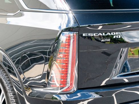 Used 2026 Cadillac Escalade IQ Sport 1 w/ LPO, Floor Liner Package AWD/4WD image 19