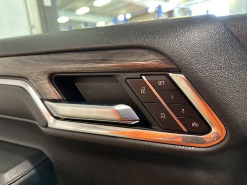 Used 2024 Chevrolet Silverado 1500 LTZ w/ Z71 Off-Road Package image 10