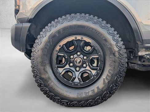 Used 2023 Ford Bronco Wildtrak image 24