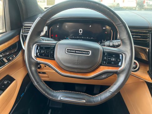Used 2022 Jeep Grand Wagoneer Series III AWD/4WD image 24