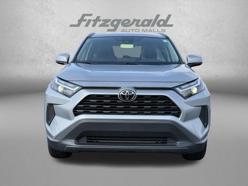 Used 2025 Toyota RAV4 XLE AWD/4WD image 2