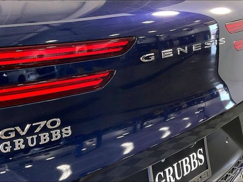 Used 2022 Genesis GV70 3.5T Sport w/ Sport Prestige Package AWD/4WD image 40
