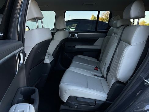 Used 2025 Hyundai Santa Fe SEL image 12