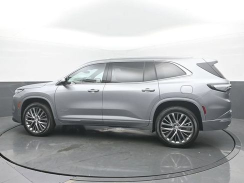 Used 2025 Buick Enclave Avenir w/ LPO, Floor Liner Package AWD/4WD image 3