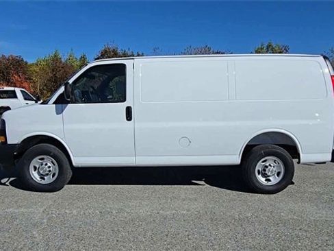 New 2025 Chevrolet Express 2500 w/ Enhanced Convenience Package image 5