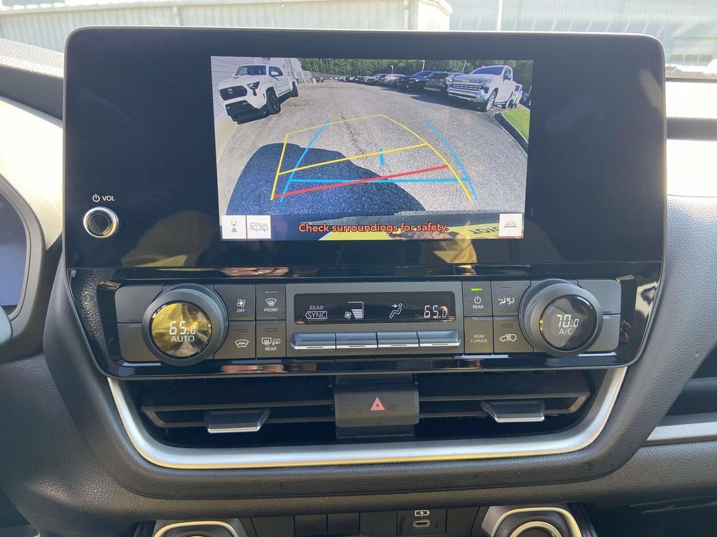 Used 2025 Toyota Grand Highlander FWD image 25