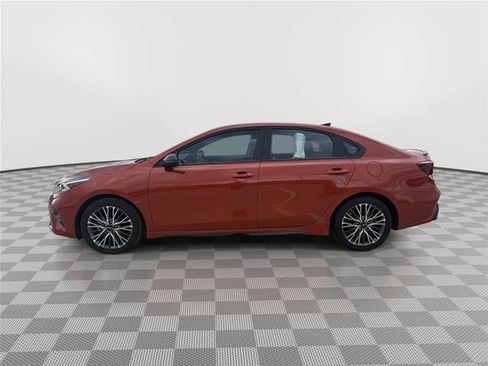 Used 2023 Kia Forte GT-Line w/ GT-Line Premium Package FWD image 4