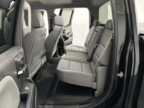 Used 2018 Chevrolet Silverado 1500 Custom w/ Custom Value Package AWD/4WD image 19