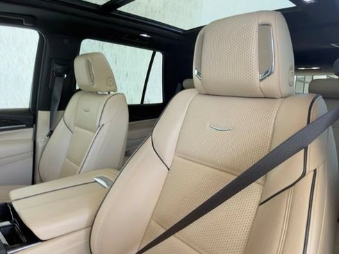 Certified 2024 Cadillac Escalade Premium Luxury AWD/4WD image 2
