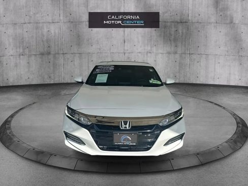 Used 2018 Honda Accord Sport image 2
