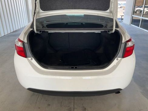 Used 2016 Toyota Corolla LE image 19