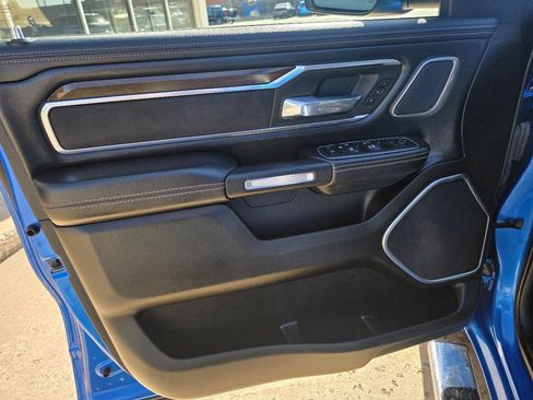 Used 2022 RAM 1500 Laramie AWD/4WD image 9