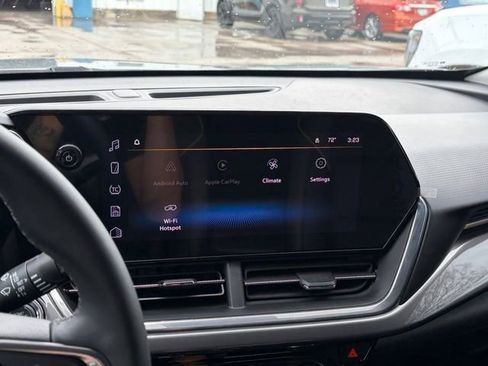 Used 2025 Chevrolet Trax ACTIV FWD image 10