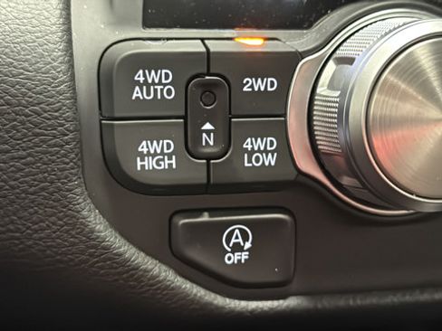 Used 2025 RAM 1500 Laramie w/ Sport Appearance Package AWD/4WD image 32