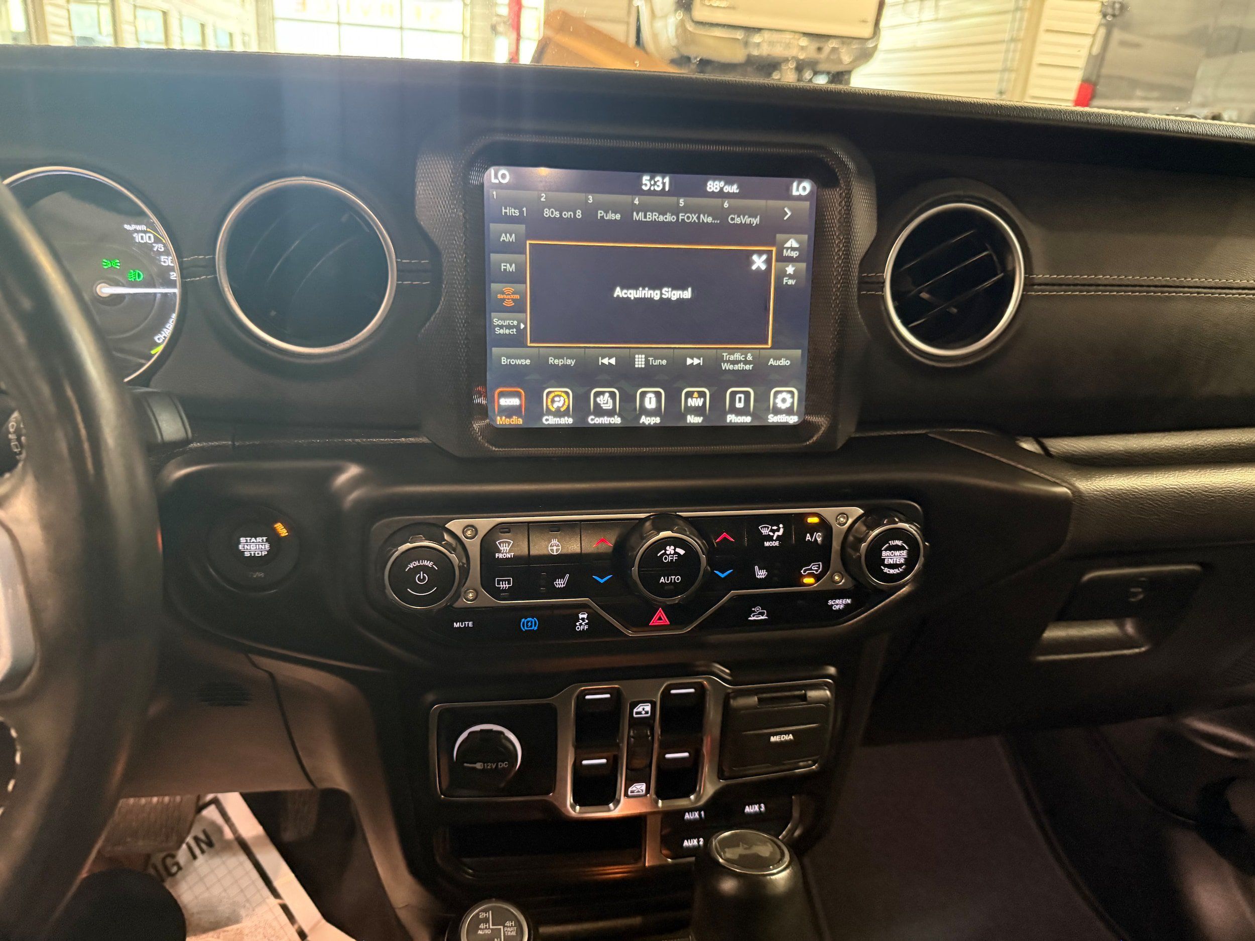 Used 2022 Jeep Wrangler Unlimited Sahara w/ Cold Weather Group AWD/4WD image 45