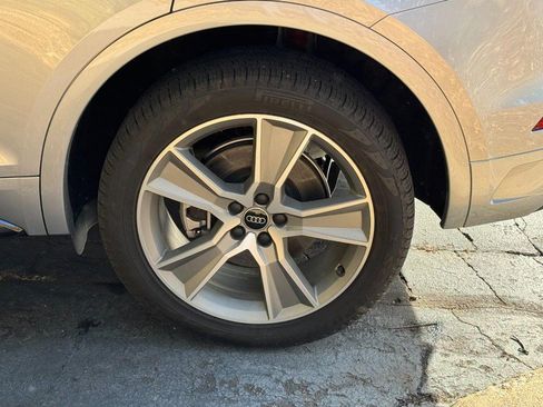 Used 2025 Audi Q5 2.0T Premium w/ Convenience Plus Package image 5