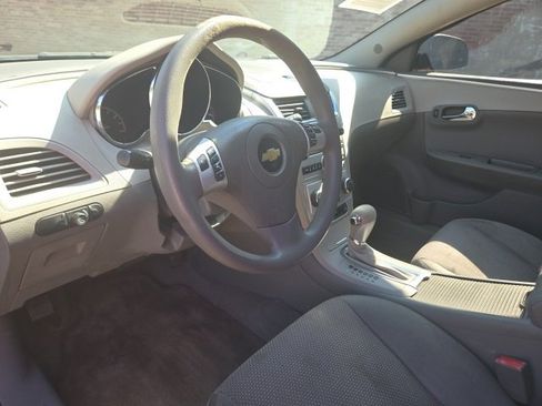 Used 2010 Chevrolet Malibu LS image 8