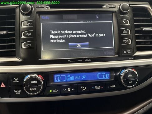 Used 2018 Toyota Highlander XLE image 24