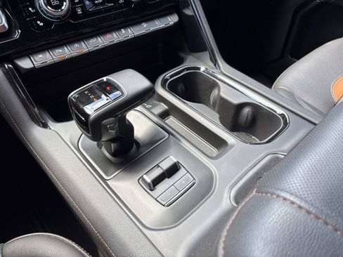 Used 2024 GMC Sierra 1500 AT4 w/ Technology Package AWD/4WD image 26