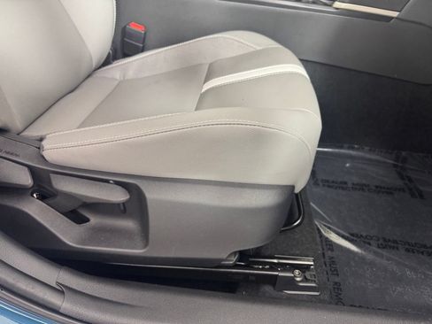 Used 2025 Toyota Camry SE FWD image 33