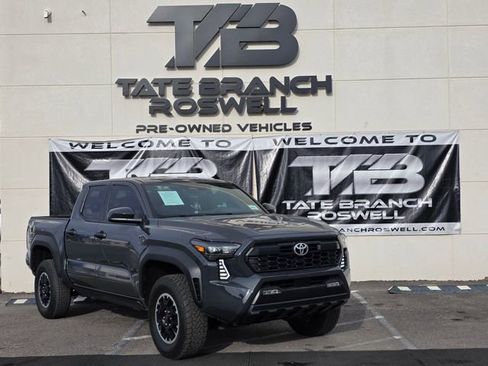 Used 2025 Toyota Tacoma TRD Off-Road AWD/4WD image 5