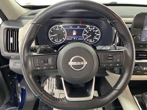 Used 2022 Nissan Pathfinder SL AWD/4WD image 16