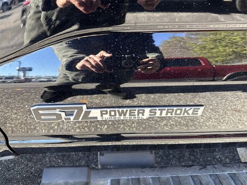 Used 2023 Ford F250 XLT w/ Black Appearance Package image 9