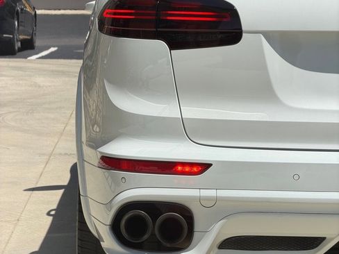 Used 2016 Porsche Cayenne GTS AWD/4WD image 13