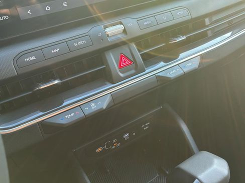 Used 2025 Kia K4 EX FWD image 31