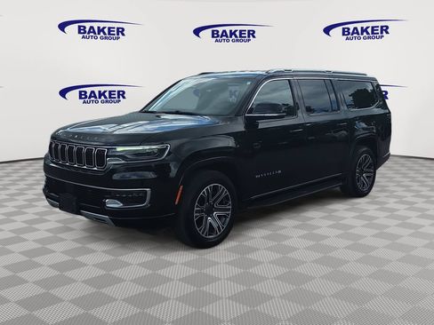 Used 2024 Jeep Wagoneer L Series II w/ Flexible Seating Group AWD/4WD image 7