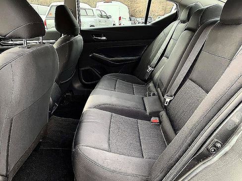 Used 2022 Nissan Altima 2.5 SV image 12