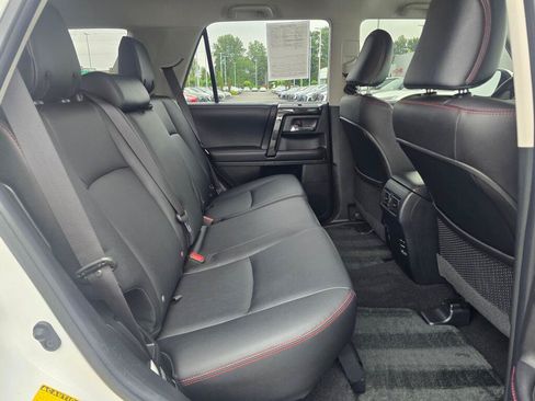 Used 2018 Toyota 4Runner TRD Off-Road Premium AWD/4WD image 23