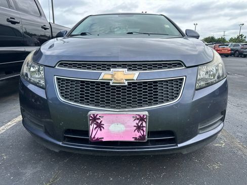 Used 2013 Chevrolet Cruze LT FWD image 2