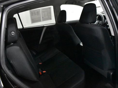Used 2017 Toyota RAV4 LE image 19