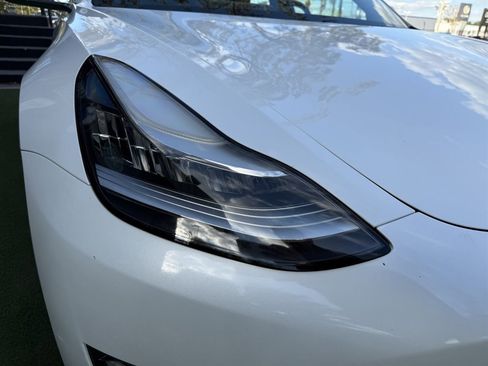 Used 2018 Tesla Model 3 Long Range RWD image 9