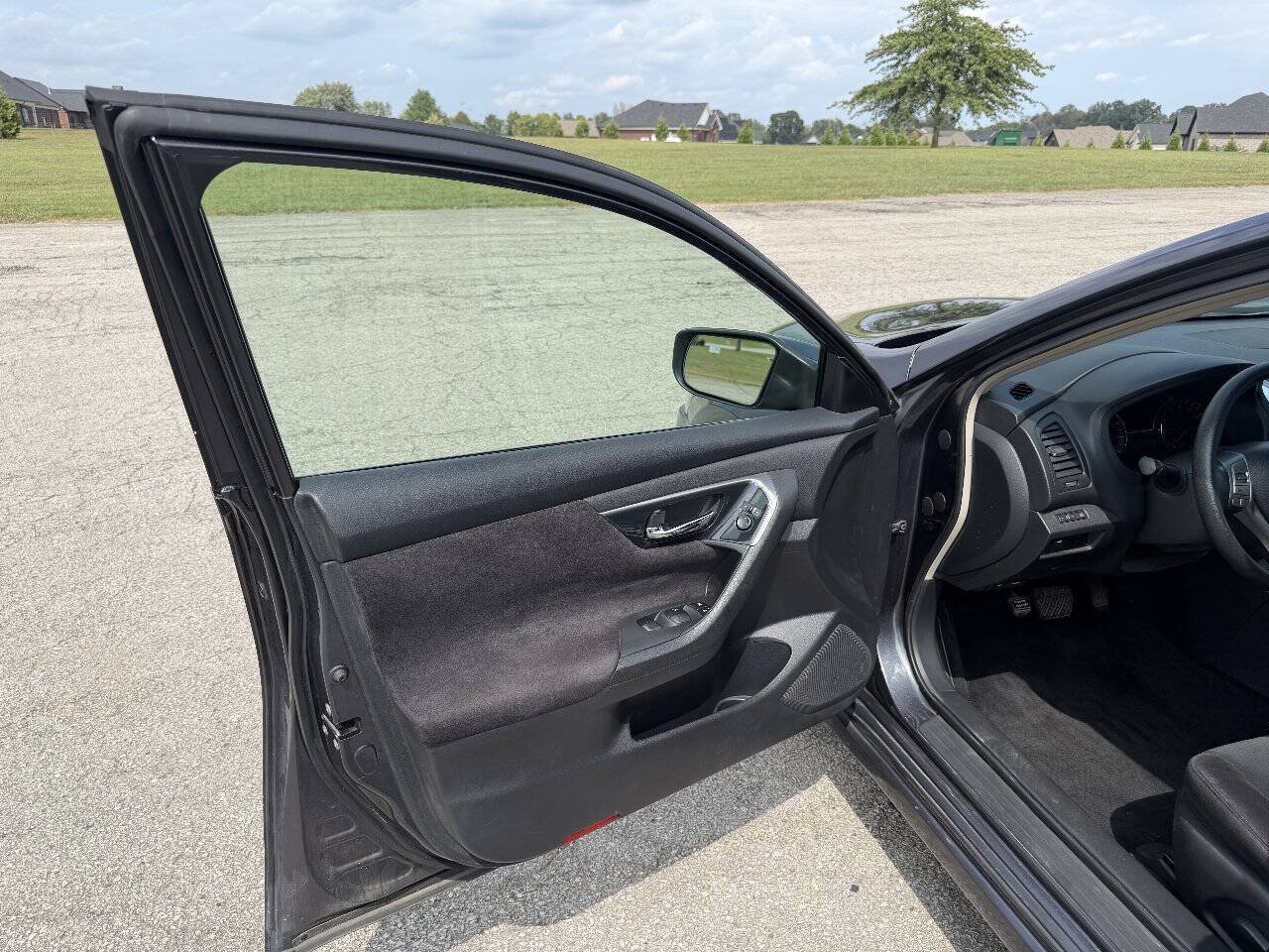 Used 2013 Nissan Altima 2.5 S FWD image 13